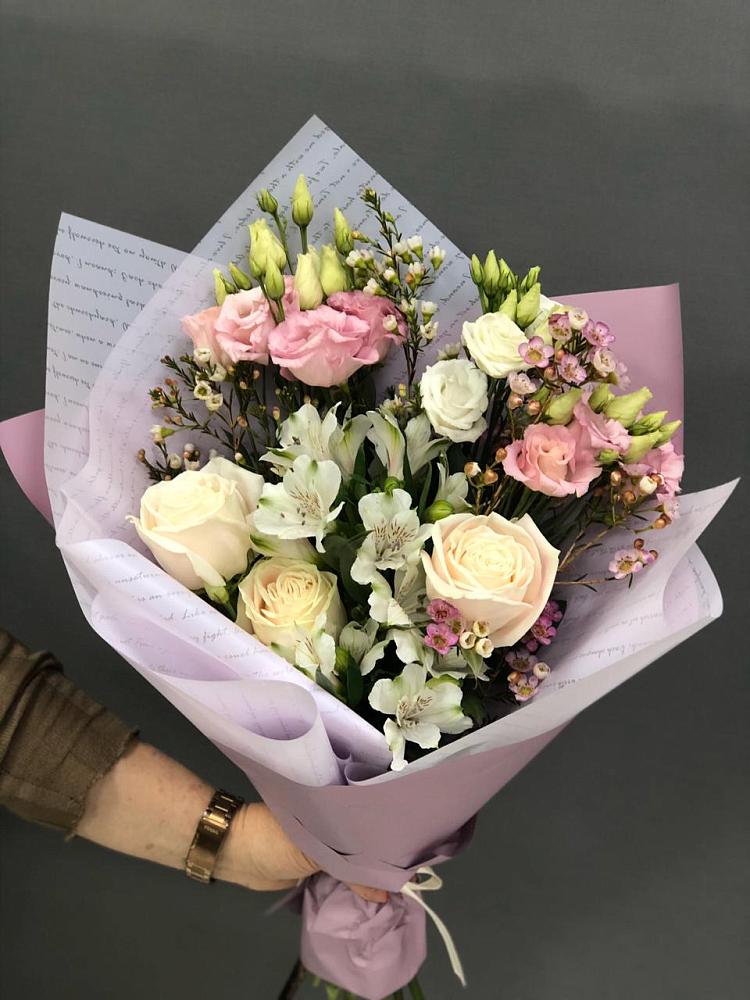 Букет цветов из: Альстромерии, Розы и Лизиантусы в Александрийской Ставропольского края