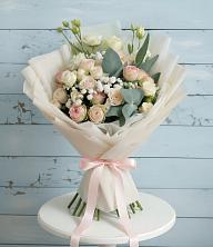 Букет цветов из:  Розы и Лизиантусы в Александрийской Ставропольского края