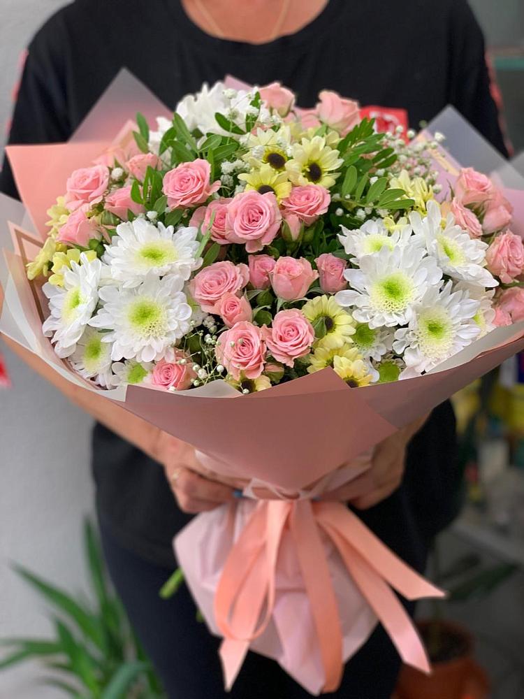 Букет юношеские грезы в Александрийской Ставропольского края Букет цветов из: Розы и Хризантемы в Александрийской Ставропольского края