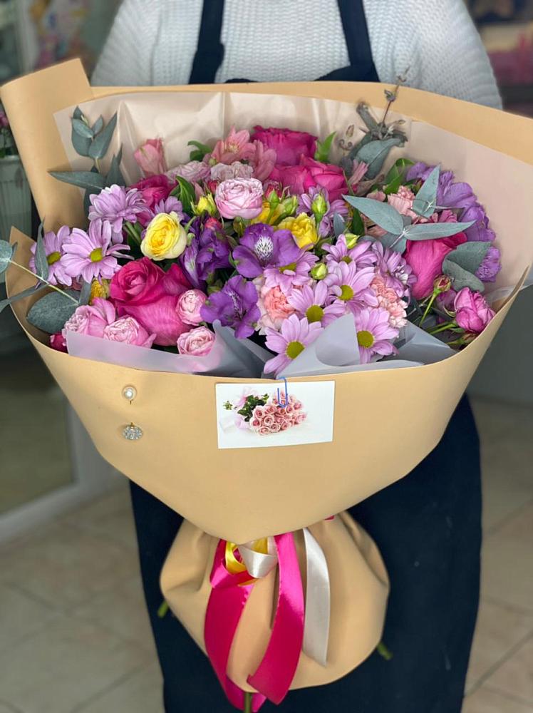 Букет цветов из: Хризантемы, Гвоздики и Альстромерии в Александрийской Ставропольского края