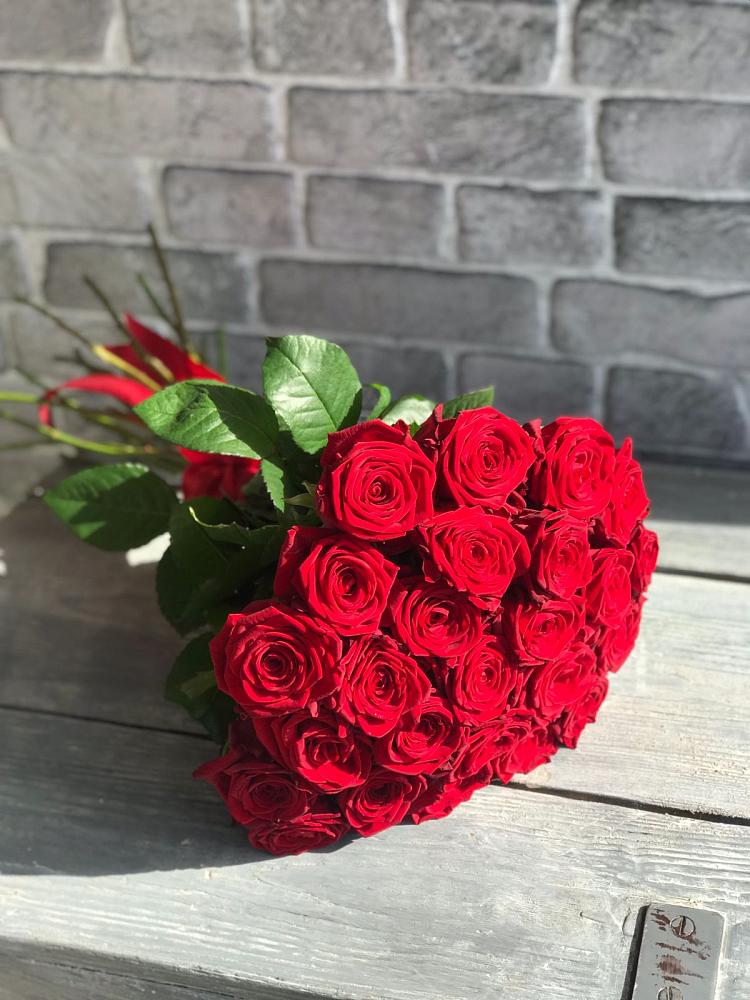 Букет Красные розы Фридом в Александрийской Ставропольского края