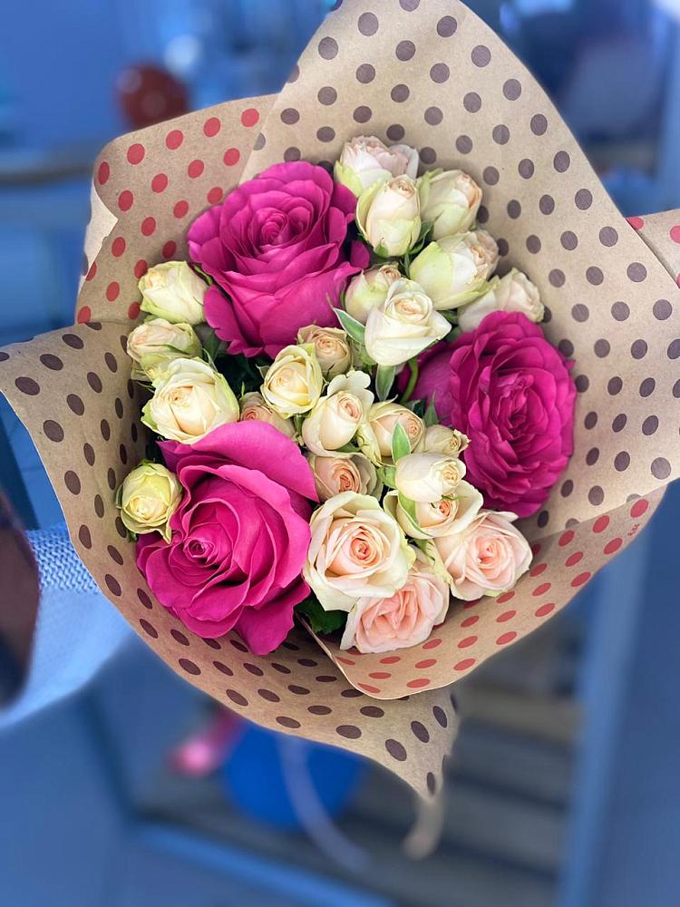 Букет цветов из: Розы в Александрийской Ставропольского края