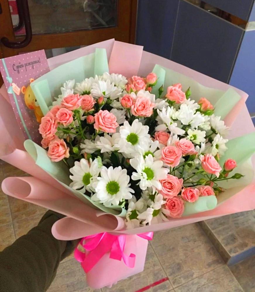 Букет Жемчужная россыпь в Александрийской Ставропольского края Букет цветов из: Розы и Хризантемы в Александрийской Ставропольского края