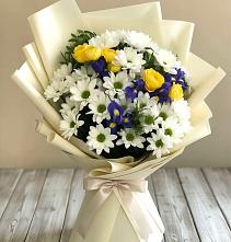 Букет цветов из:  Ирисы, Хризантемы и Розы #REPLACE_PRED# Александрийской Ставропольского края