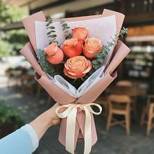 Букет цветов из:  Розы в Александрийской Ставропольского края