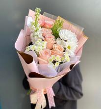 Букет цветов из:  Хризантемы и Розы в Александрийской Ставропольского края