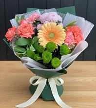 Букет цветов из:  Гвоздики, Розы, Герберы и Хризантемы в Александрийской Ставропольского края