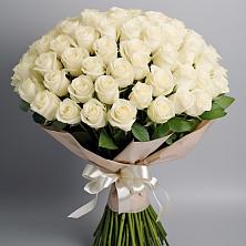Букет 101 беля роза Белоснежка в Александрийской Ставропольского края