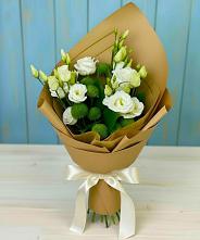 Букет цветов из:  Хризантемы и Лизиантусы в Александрийской Ставропольского края