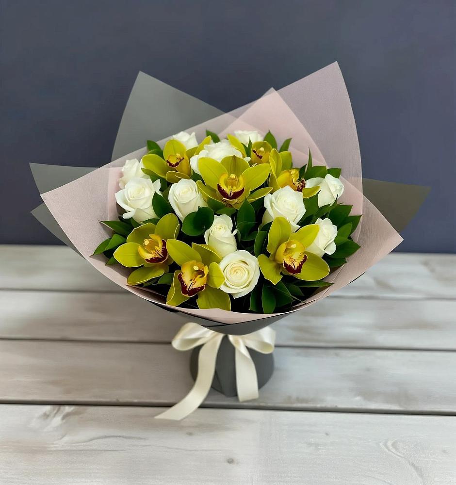 Букет цветов из: Орхидеи и Розы в Александрийской Ставропольского края