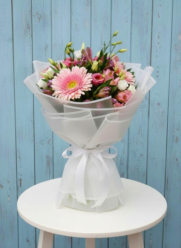 Букет цветов из: Герберы, Альстромерии и Лизиантусы в Александрийской Ставропольского края