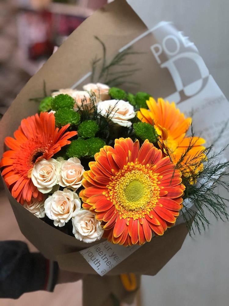 Букет цветов из: Герберы, Хризантемы и Розы в Александрийской Ставропольского края