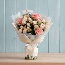 Букет цветов из:  Розы в Александрийской Ставропольского края