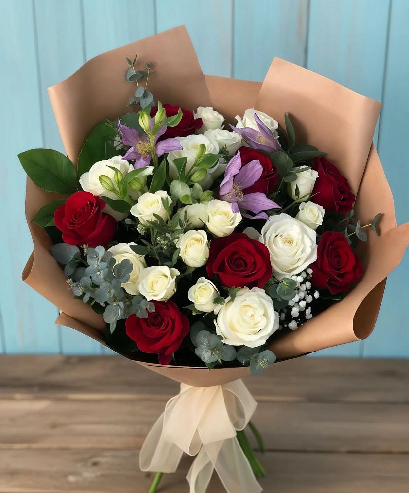 Букет цветов из: Розы и Альстромерии в Александрийской Ставропольского края