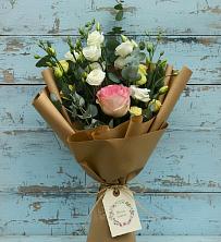 Букет цветов из:  Розы и Лизиантусы в Александрийской Ставропольского края